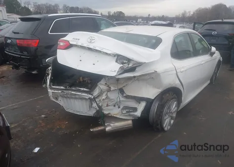 2020 Toyota Camry Le z USA, uszkodzony, nr VIN 4T1C11AK8LU881717